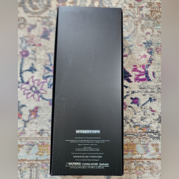 NRFB Burnt Champagne "Della Roux" Fashion Doll Intregity Toy NIB - Picture 12 of 12